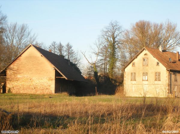 Ancien moulin
Vue sur l'ancien moulin situÃ© prÃ¨s de la Zinsel.
Mots-clés: Moulin Mertzwiller